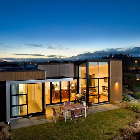 The Fairways Accommodation Kaikoura Exterior photo A house in the Jack's Point subdivision