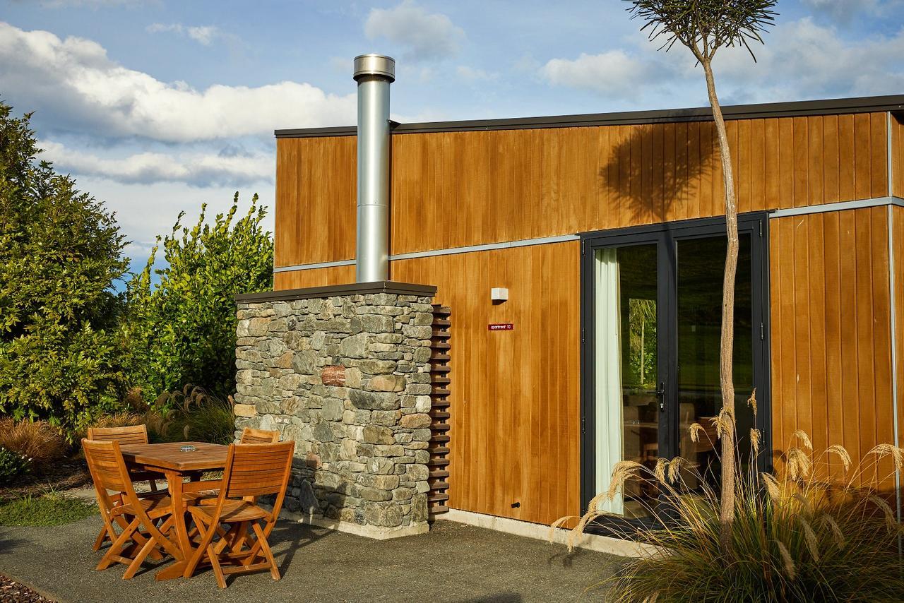 The Fairways Accommodation Kaikoura Exterior photo A typical lodge at Jack's Point