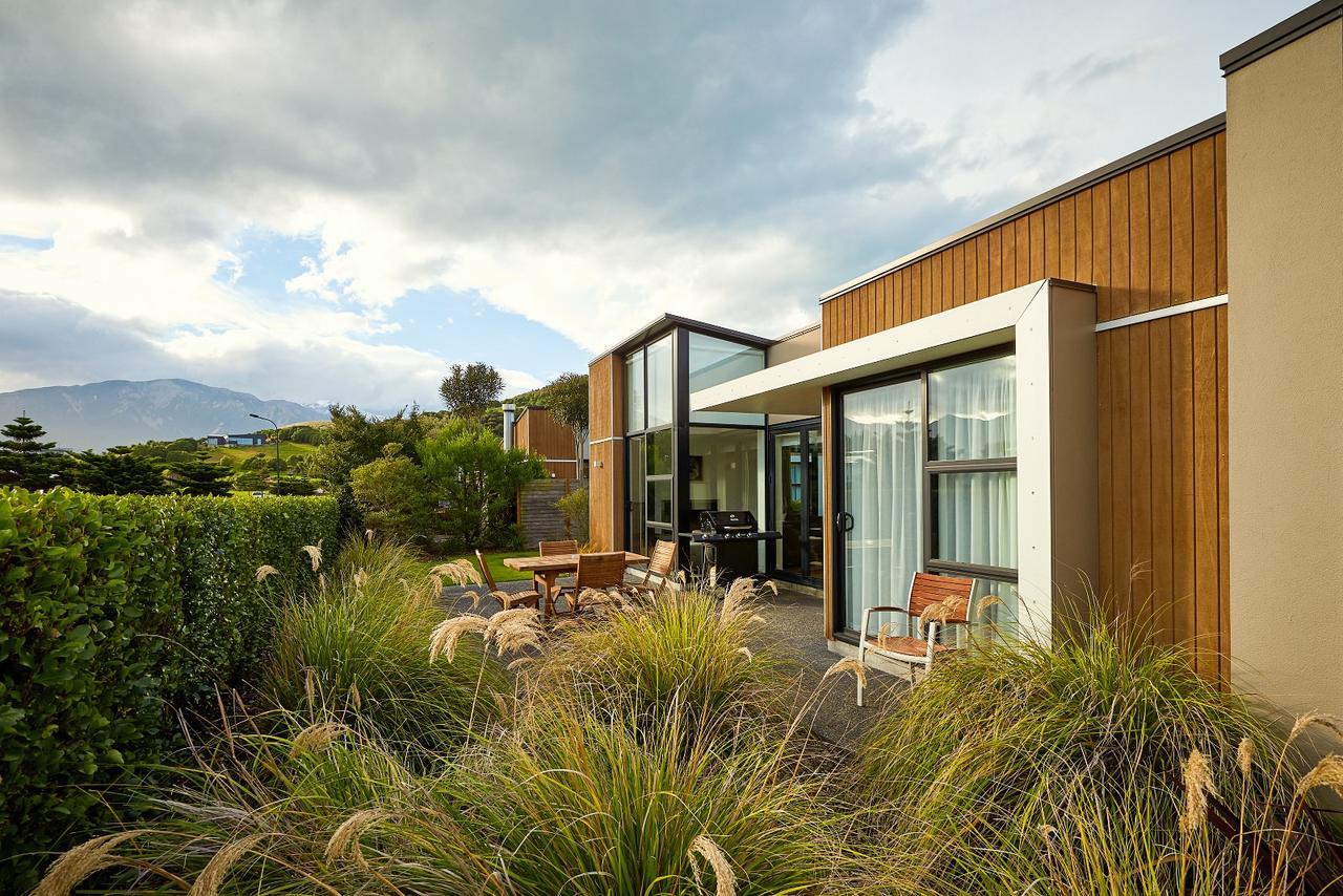 The Fairways Accommodation Kaikoura Exterior photo The Jack's Point clubhouse